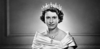 9 carti despre viata reginei Elisabeta a II-a
