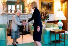 Liz Truss preia functia de prim-ministru al Marii Britanii dupa o intalnire cu Regina Elisabeta a II-a