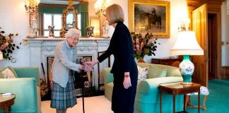Liz Truss preia functia de prim-ministru al Marii Britanii dupa o intalnire cu Regina Elisabeta a II-a