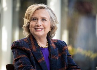 Organizatia nonprofit a lui Hillary Clinton a canalizat 75.000 de dolari pentru a definanta grupului de politie de extrema stanga