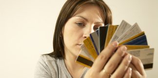 Stresat de datoria cu cardul de credit? Urmati acesti pasi pentru a o evita