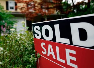 Cumparatorii de case apeleaza la imprumuturi mai riscante pe masura ce ratele dobanzilor cresc