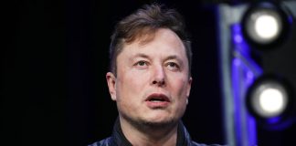 Elon Musk, noul proprietar al Twitter, tweeteaza o teorie nefondata despre atacul lui Paul Pelosi