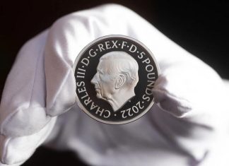 Au aparut primele monede cu portretul Regelui Charles de 50 pence