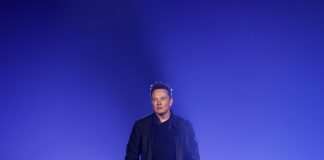Musk a devenit moderator sef al platformei Twitter