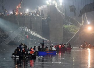 Prabusirea podului Morbi: Cum un loc turistic a devenit un pod al mortii?