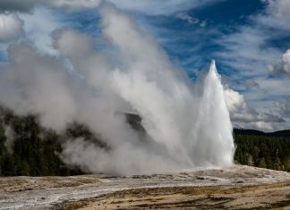 Roci super fierbinti, aflate sub suprafata pamantului, ar putea furniza energie curata nelimitata