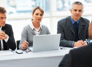 Acum esti seful fostilor tai colegi: cum ar trebui sa te comporti?