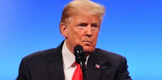 Trump a pastrat 737 de avioane Max sa zboare dupa un apel personal de la CEO-ul Boeing