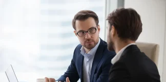 Cum sa devii consultant: 11 pasi pentru a o face corect