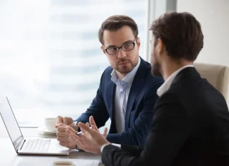 Cum sa devii consultant: 11 pasi pentru a o face corect