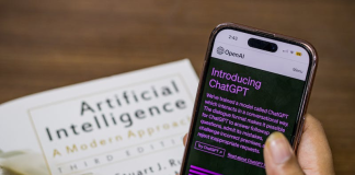 Cum sa utilizezi ChatGPT pentru a scrie un CV: simplu, rapid, eficient
