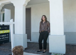 Angajarea creste odata cu tarifele. Sunt pe un curs de coliziune?