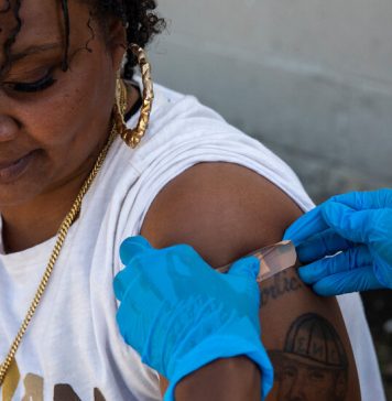 Ar trebui sa primiti un alt vaccin Covid acum sau sa mai asteptati?