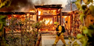 California, predispusa la incendii, va permite asiguratorilor de proprietati sa ia in considerare riscurile climatice viitoare in stabilirea preturilor