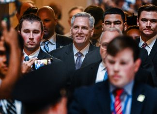 Camera Deputatilor adopta legea privind limitarea datoriei printr-un vot bipartizan pentru a evita intrarea in incapacitate de plata