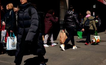 Companiile cresc preturile, protejand profiturile, dar contribuind la inflatie