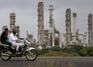 Creste opozitia fata de importurile de petrol rafinat rusesc din SUA