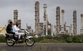 Creste opozitia fata de importurile de petrol rafinat rusesc din SUA