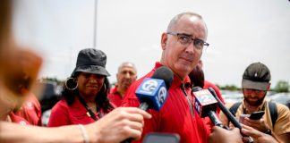 Dispretul lui Shawn Fain pentru „clasa miliardarilor” informeaza confruntarea lui cu producatorii de automobile din Detroit