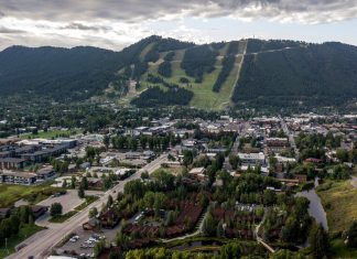 Doriti sa stimulati energia verde in Wyoming?