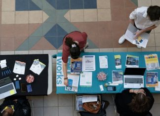 Economia SUA a adaugat 336.000 de locuri de munca luna trecuta, aproape de doua ori mai multe decat era de asteptat