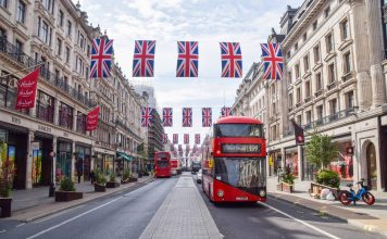 Este Partidul Laburist din Marea Britanie o gramada de conservatori, naivi sau mincinosi?