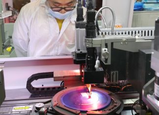 Fabricile pot parasi China, dar legaturile comerciale sunt mai puternice decat par