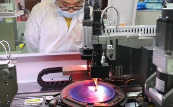 Fabricile pot parasi China, dar legaturile comerciale sunt mai puternice decat par