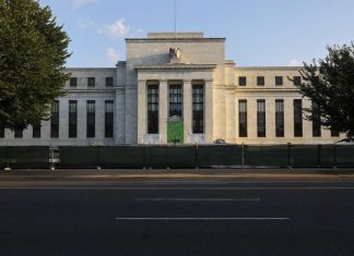 Fed este in contradictie cu ea insasi. Aceasta este o caracteristica, nu o eroare