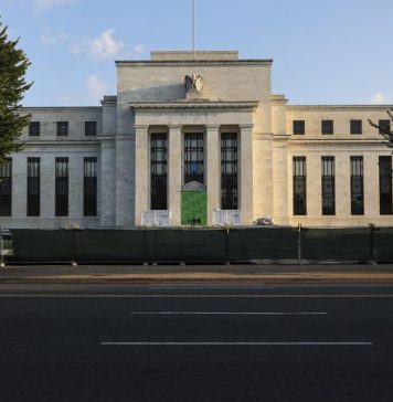 Fed este in contradictie cu ea insasi. Aceasta este o caracteristica, nu o eroare