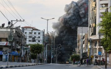 In tot Orientul Mijlociu exista o crestere a sprijinului pentru palestinieni in timp ce razboiul izbucneste in Gaza