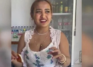 Indonezia aresteaza o femeie care a recitat rugaciunea musulmana inainte de a incerca carne de porc pe TikTok