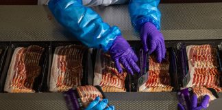 Industria carnii de porc se lupta cu biciul regulamentelor de schimbare