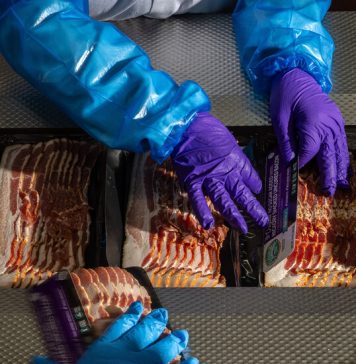 Industria carnii de porc se lupta cu biciul regulamentelor de schimbare