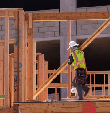 Industria imobiliara il indeamna pe Powell sa nu mai creasca ratele dobanzilor