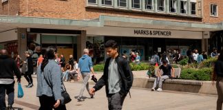 Inflatia din Marea Britanie ramane blocata la 8,7%
