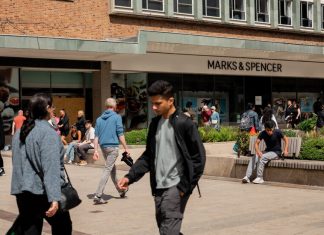 Inflatia din Marea Britanie ramane blocata la 8,7%