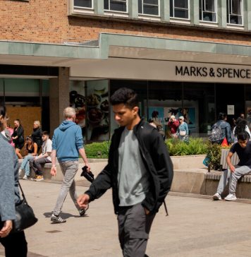 Inflatia din Marea Britanie ramane blocata la 8,7%