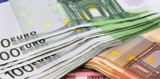 Investitii in structurile de afaceri: putine puncte luminoase apar intr-o perspectiva generala slaba