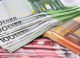 Investitii in structurile de afaceri: putine puncte luminoase apar intr-o perspectiva generala slaba