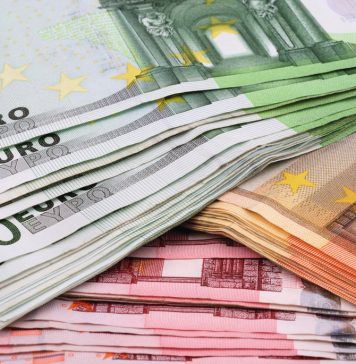 Investitii in structurile de afaceri: putine puncte luminoase apar intr-o perspectiva generala slaba