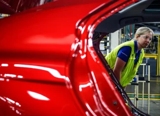 Lucratorii auto nonsindicali urmaresc UAW