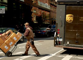 Lucratorii UPS autorizeaza sindicatul Teamsters sa declanseze greva