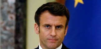 Macron: Liderul francez lovit de proteste si Covid