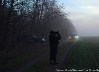Mii de barbati ucraineni evita serviciul militar