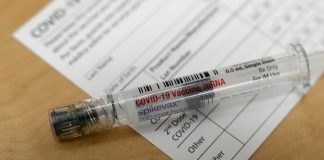 Noile vaccinuri Covid au lovit problemele de asigurare
