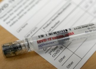Noile vaccinuri Covid au lovit problemele de asigurare