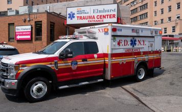 Pe masura ce cazurile de Covid-19 cresc, teoreticienii conspiratiei starnesc noi temeri