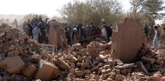Sate intregi distruse in timp ce numarul mortilor creste din cauza cutremurelor din Afganistan